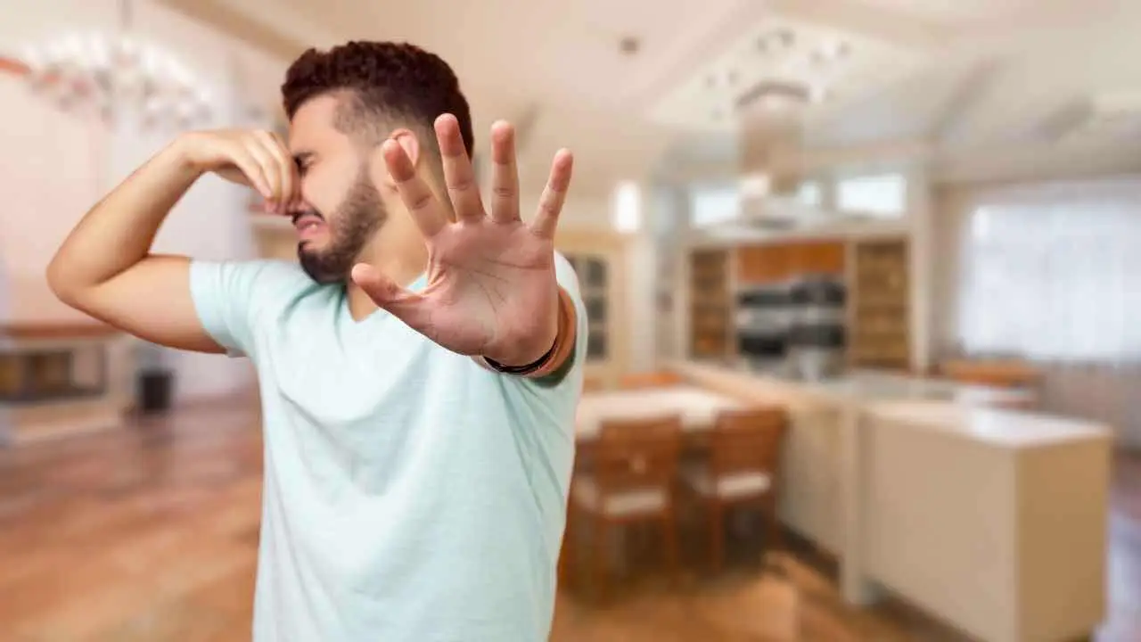 Allerta puzza: se senti uno di questi odori in casa vai subito a controllare