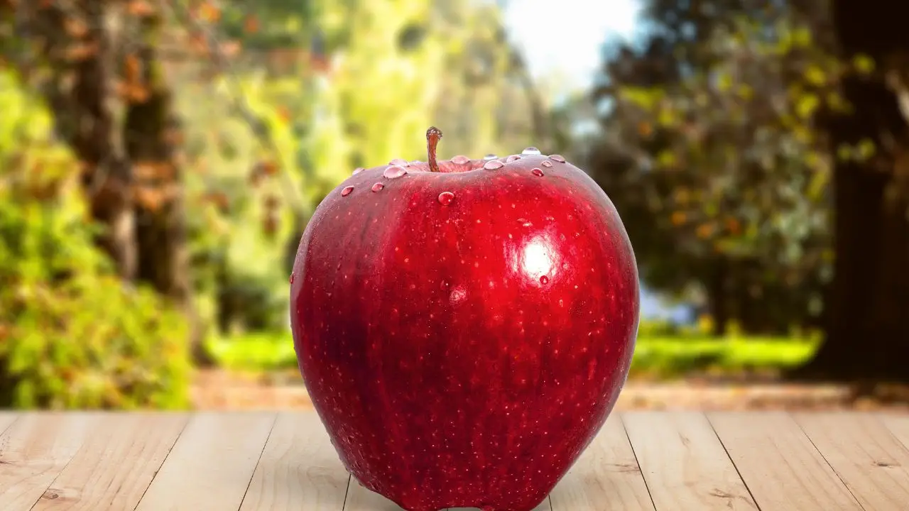 Bevi succo di mela ogni giorno? Attenzione a questi effetti collaterali nascosti