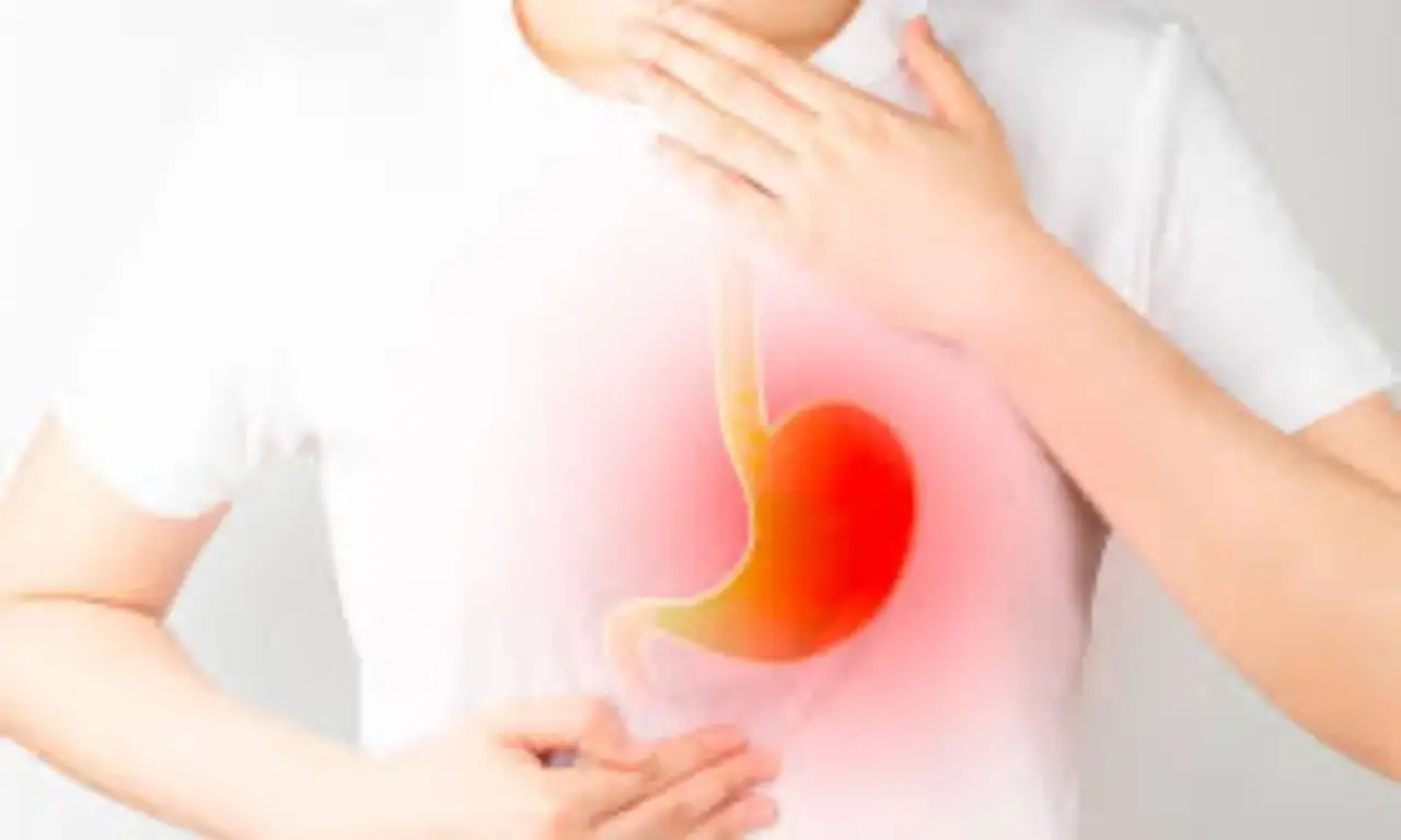 Soffri di gastrite? Non mangiare mai questi alimenti la sera o passerai la notte in bianco